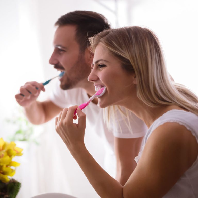 couple washing teeth in morning MRXWYTE 1 scaled e1619420138606