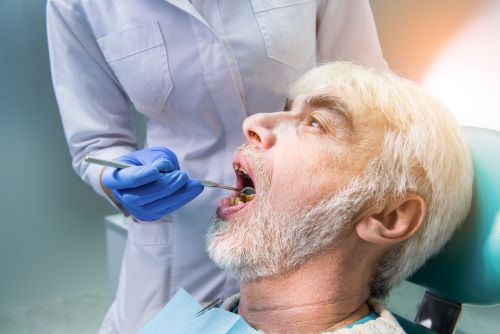 老人掉牙屬於正常事嗎？老人牙齒掉光小心恐失智