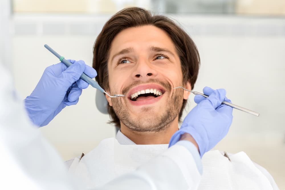 長智齒症狀有哪些？專業牙醫告訴您